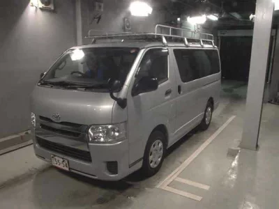 TOYOTA HIACE VAN
