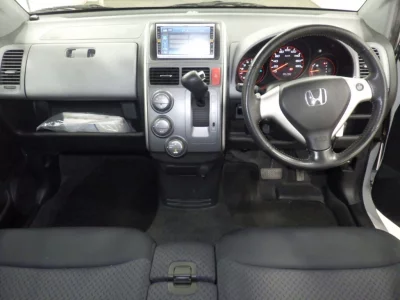 Honda Mobilio Spike