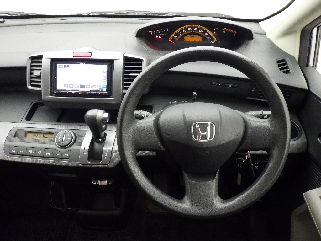Honda Freed  с аукциона в Японии