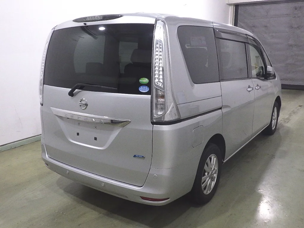 Nissan Serena  с аукциона в Японии