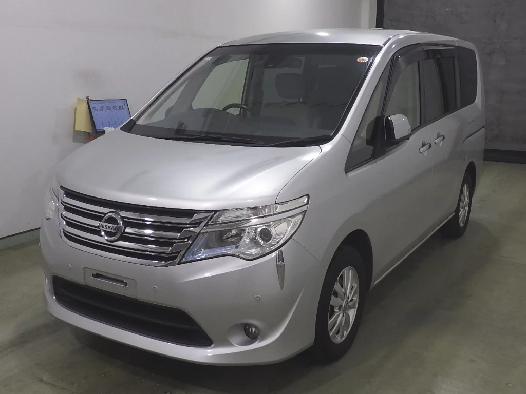 Nissan Serena  с аукциона в Японии