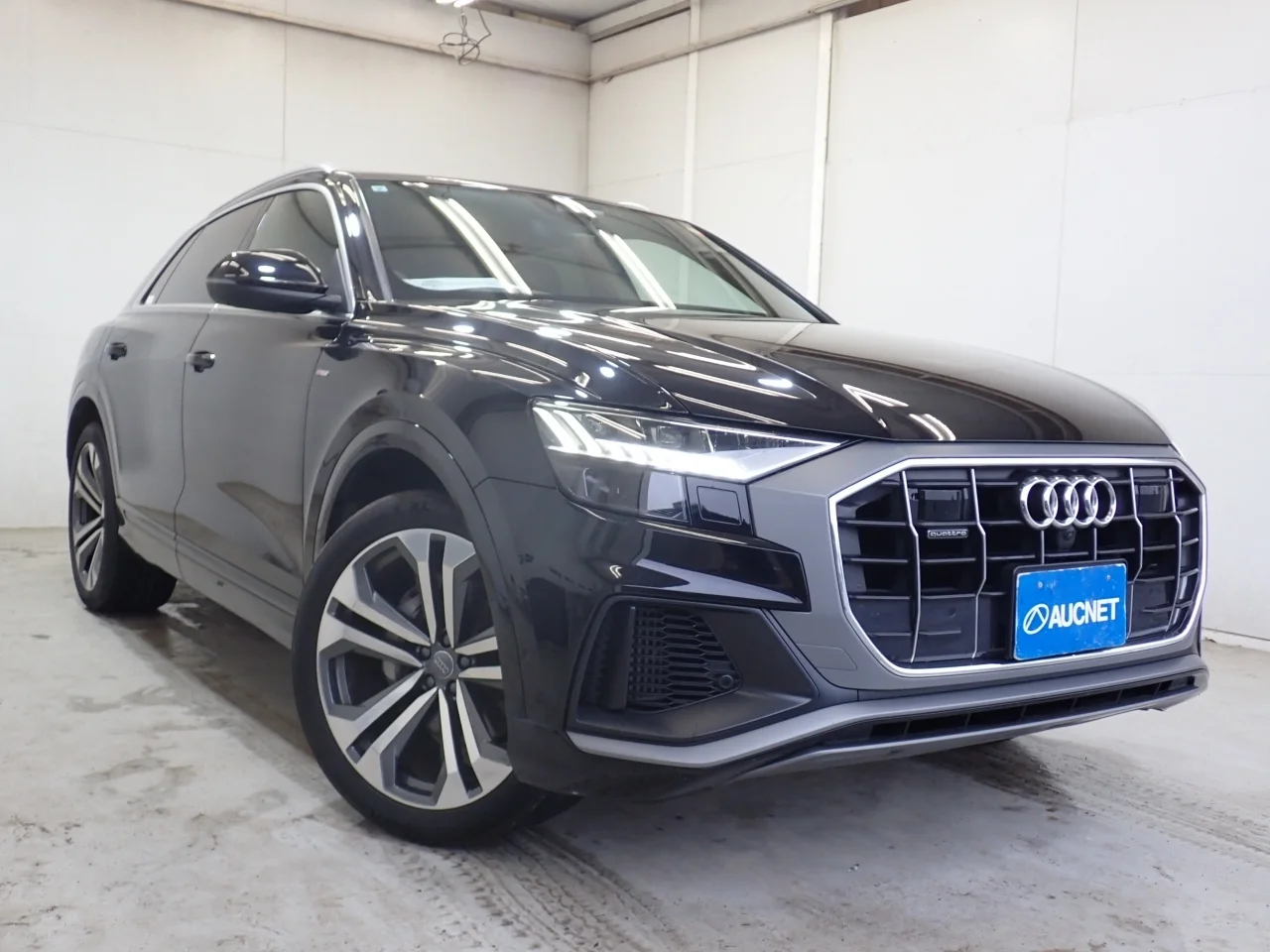 Audi Q8  с аукциона в Японии