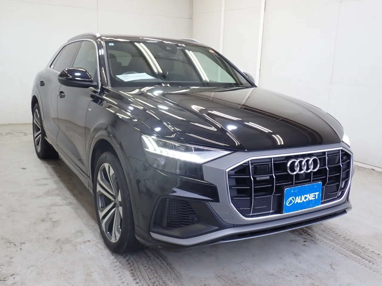 Audi Q8  с аукциона в Японии