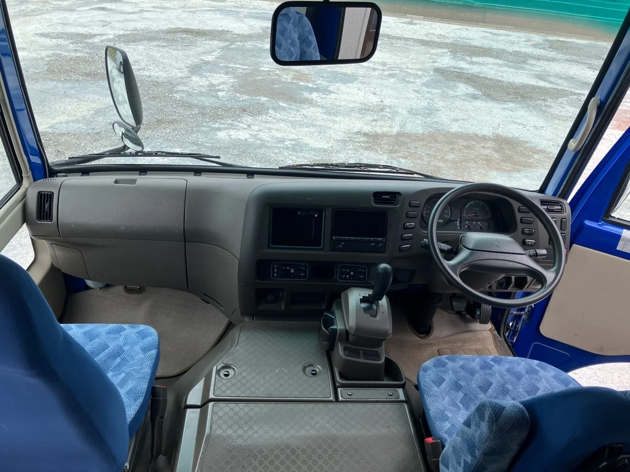 Mitsubishi FUSO ROSA  с аукциона в Японии