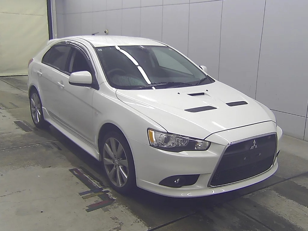 Mitsubishi GALANT FORTIS SPORTBACK 2013