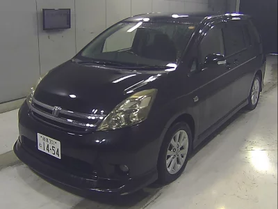 TOYOTA ISIS 4