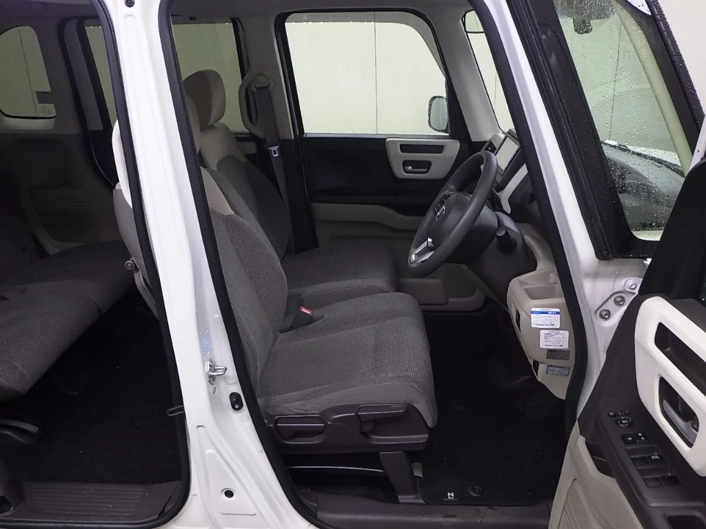 Honda N-Box  с аукциона в Японии