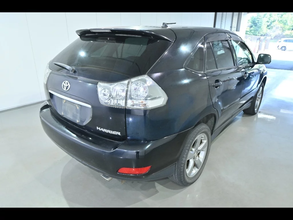 Toyota Harrier 2005