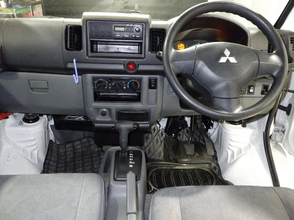 Mitsubishi Minicab  с аукциона в Японии
