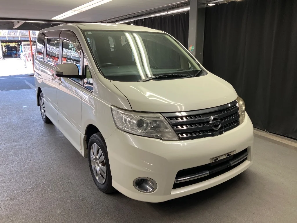 Nissan Serena  с аукциона в Японии