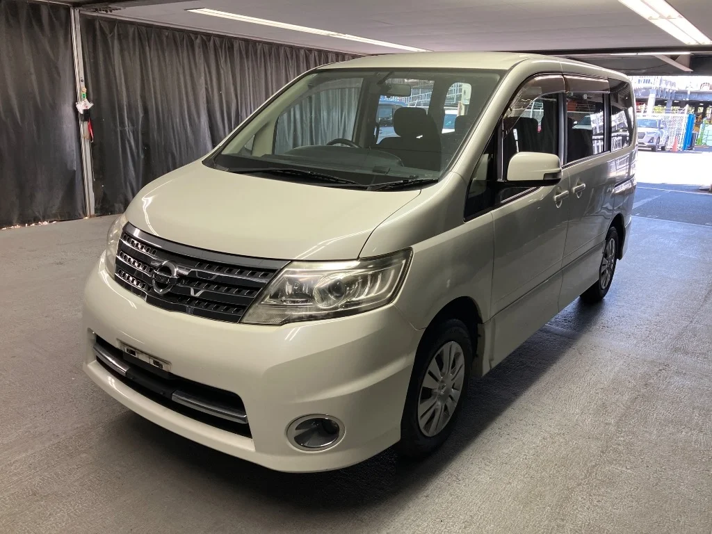 Nissan Serena  с аукциона в Японии