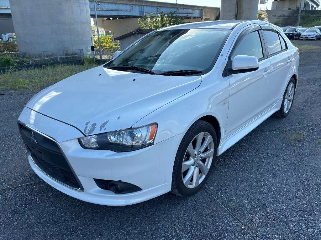 Mitsubishi GALANT FORTIS SPORTBACK  с аукциона в Японии