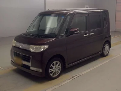 DAIHATSU TANTO 1