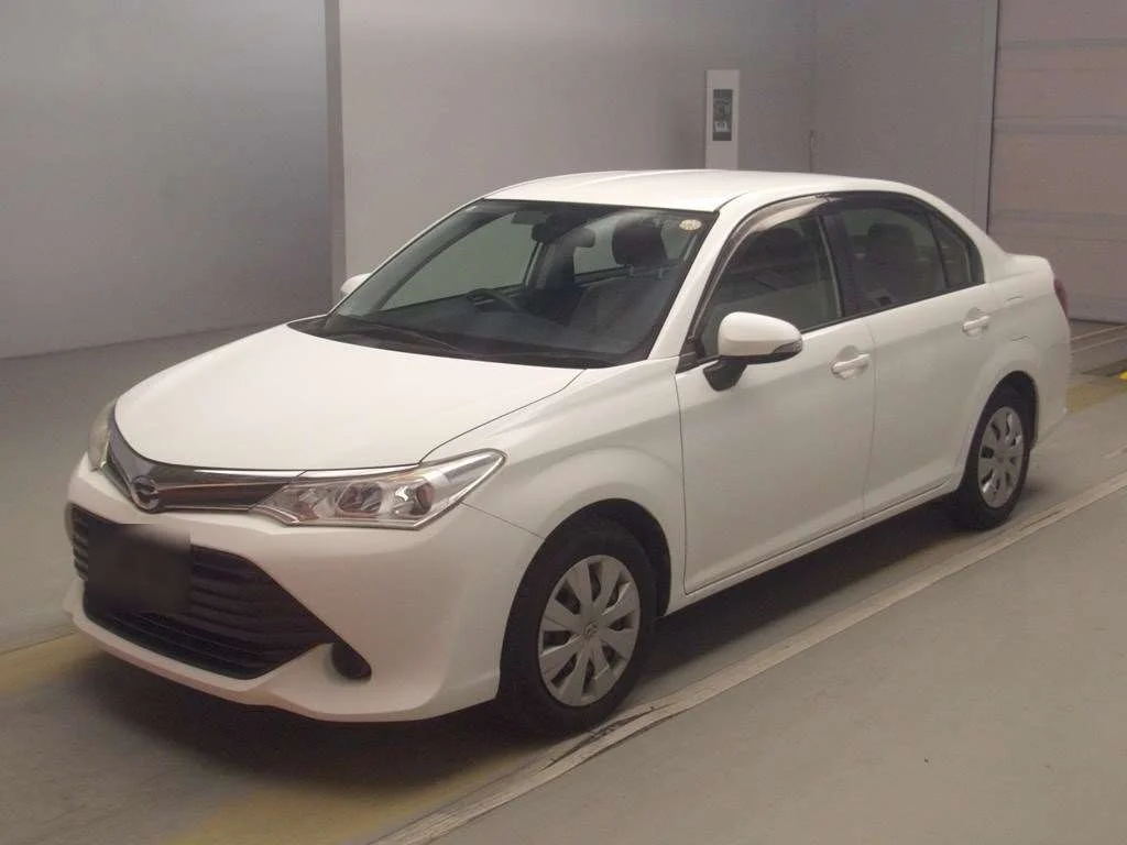 Toyota Corolla Axio 2015