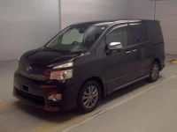 Цена авто Toyota Voxy с аукционов Японии, номер кузова ZRR70W, пробег 154 000, оценка 2