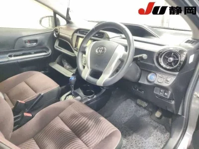 TOYOTA AQUA 2