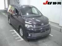 Цена авто Toyota Voxy с аукционов Японии, номер кузова ZRR70W, пробег 64 000, оценка 2