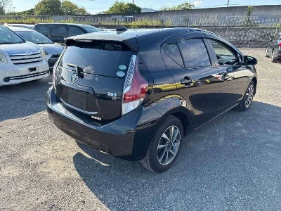 TOYOTA AQUA 2