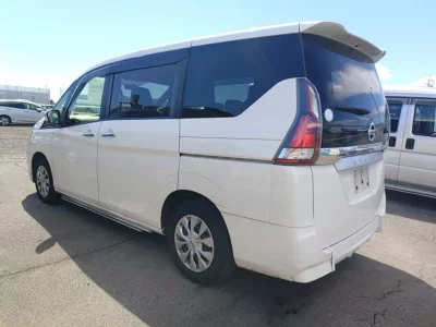 NISSAN SERENA 3