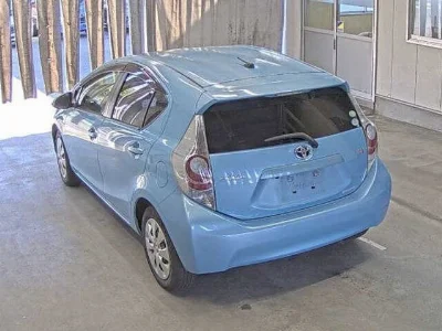 TOYOTA AQUA 2