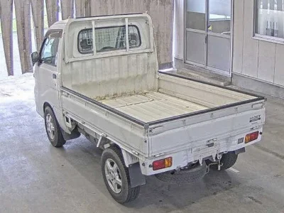 DAIHATSU HIJET TRUCK 2