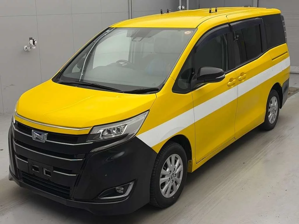 Toyota Noah  с аукциона в Японии