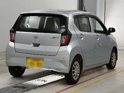 DAIHATSU MIRA E S 2