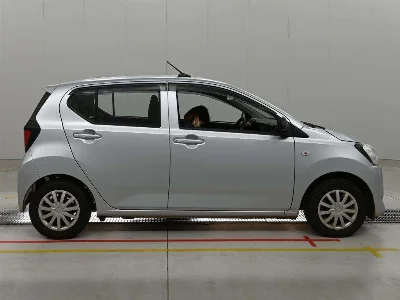 DAIHATSU MIRA E S 3