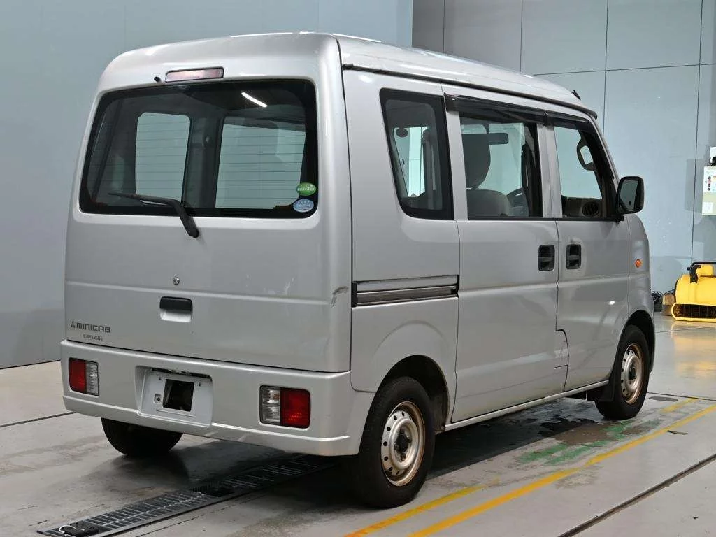 Mitsubishi Minicab  с аукциона в Японии