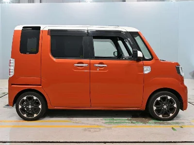 Toyota Pixis Mega