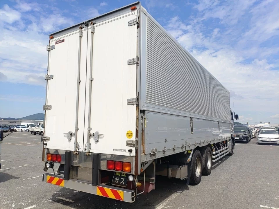 NISSAN DIESEL (UD) QUON  с аукциона в Японии