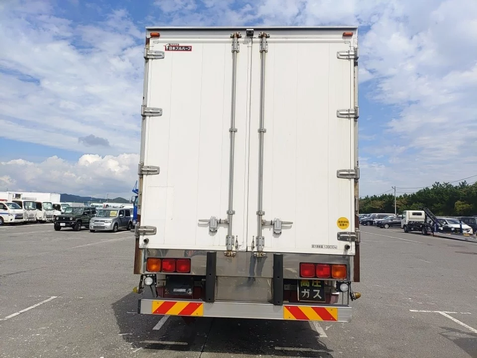 NISSAN DIESEL (UD) QUON  с аукциона в Японии