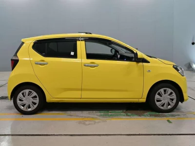 DAIHATSU MIRA E S 3