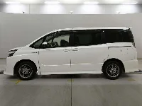 Цена авто Toyota Voxy с аукционов Японии, номер кузова ZWR80W, пробег 82 000, оценка 6