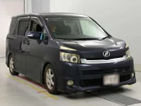 Цена авто Toyota Voxy с аукционов Японии, номер кузова ZRR70W, пробег 180 000, оценка 2