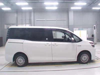 Статистика аукционов Toyota Voxy
