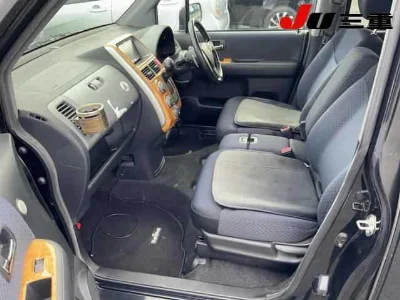 HONDA MOBILIO SPIKE
