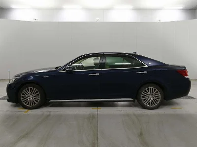 TOYOTA CROWN MAJESTA