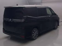 Цена авто Toyota Voxy с аукционов Японии, номер кузова MZRA90W, пробег 35 000, оценка 8