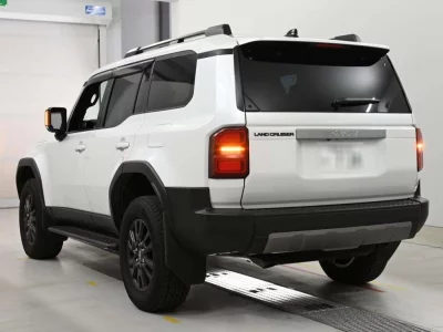 TOYOTA LAND CRUISER 250