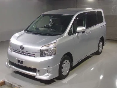 Статистика аукционов Toyota Voxy