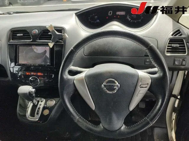Nissan Serena  с аукциона в Японии