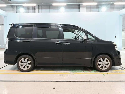 Статистика аукционов Toyota Voxy