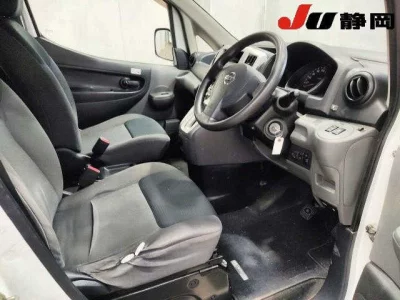 NISSAN NV200 2