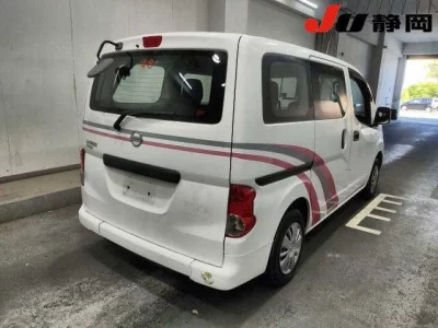NISSAN NV200 4