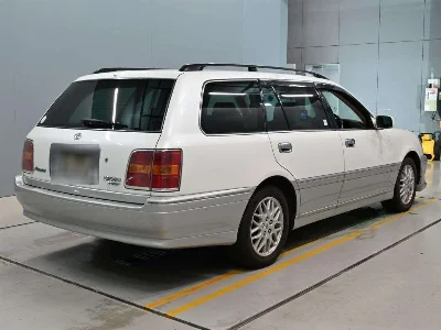 Toyota Crown Estate
