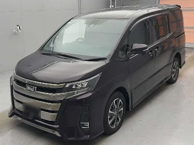 TOYOTA NOAH 1