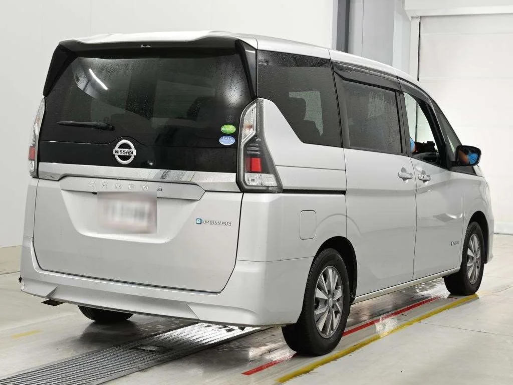 Nissan Serena  с аукциона в Японии