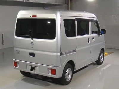 NISSAN CLIPPER VAN 2