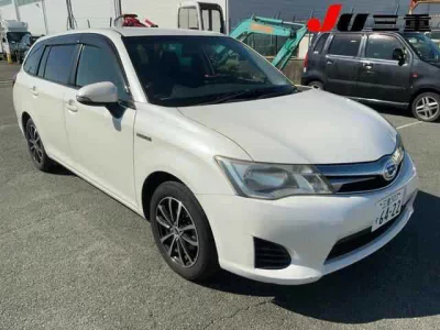 TOYOTA COROLLA FIELDER 1